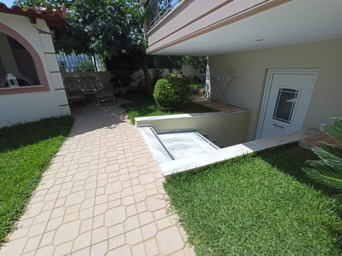 Flat With Garden Near Sea, Port And Airport Apartment อาร์เตมีดา ภายนอก รูปภาพ