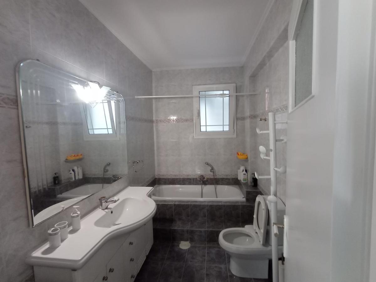 Flat With Garden Near Sea, Port And Airport Apartment อาร์เตมีดา ภายนอก รูปภาพ